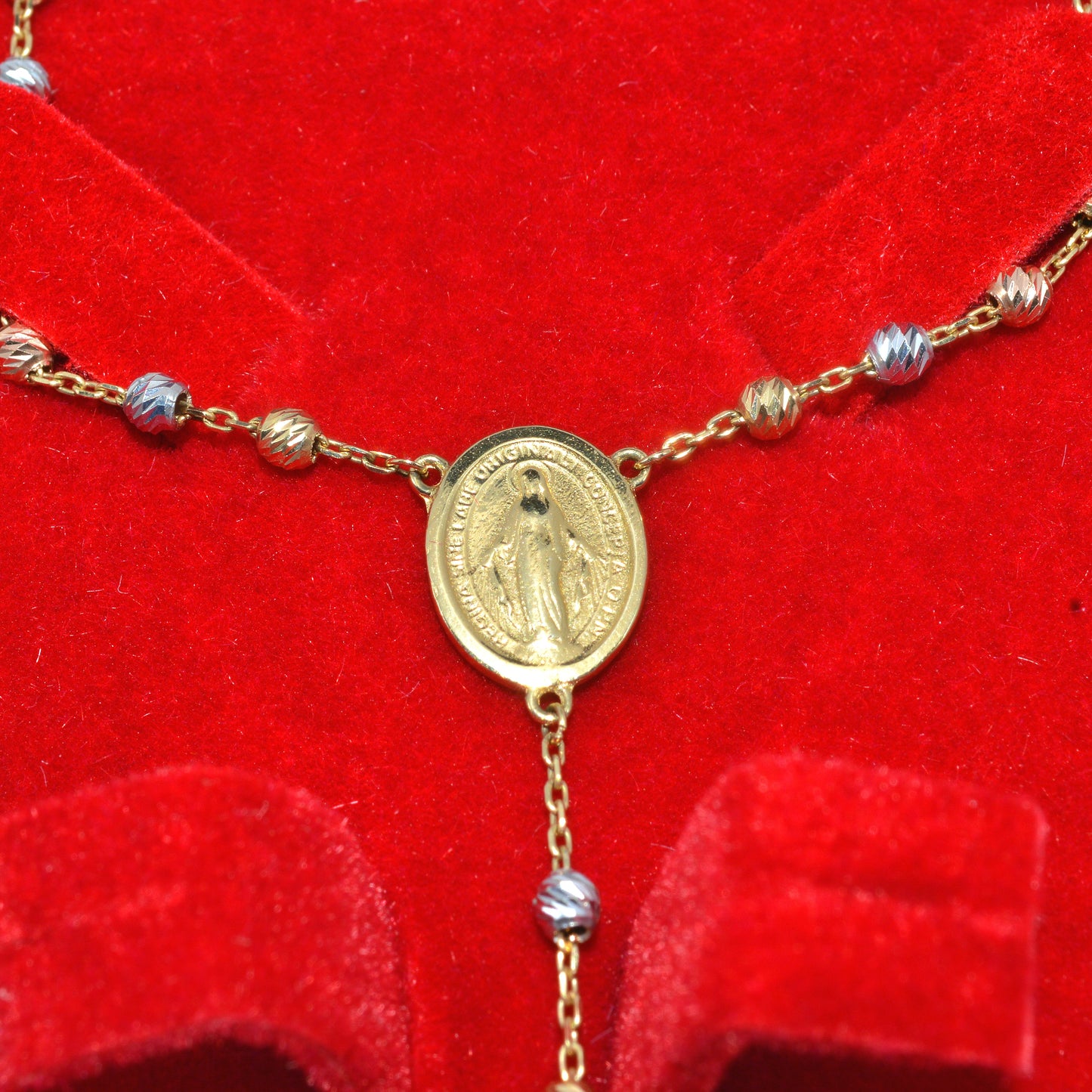 18ct Gold - Rosary Necklace medallion close