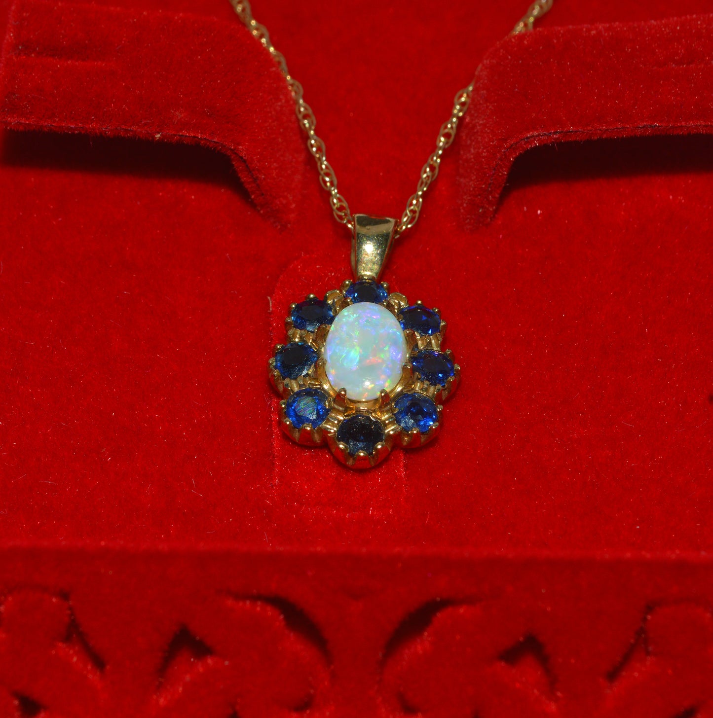 9ct Gold - Opal & Sapphire Cluster Necklace up