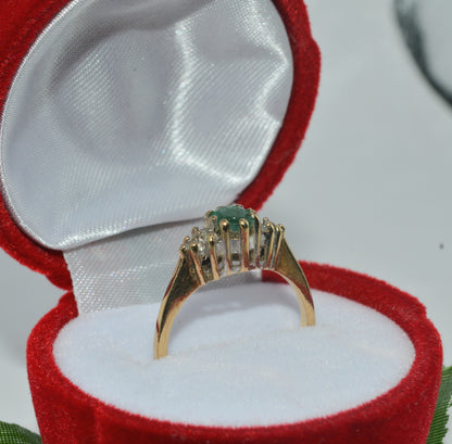 Vintage 1993 - 9ct Gold - Emerald & Diamond Ring upright right