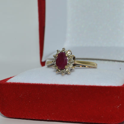 9ct Gold - Ruby & Diamond Cluster Ring left