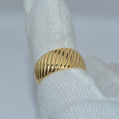 18ct Gold - Croissant Ring finger angled left