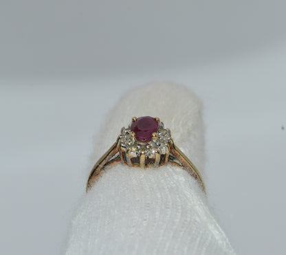 9ct Gold - Ruby & Diamond Cluster Ring finger rear