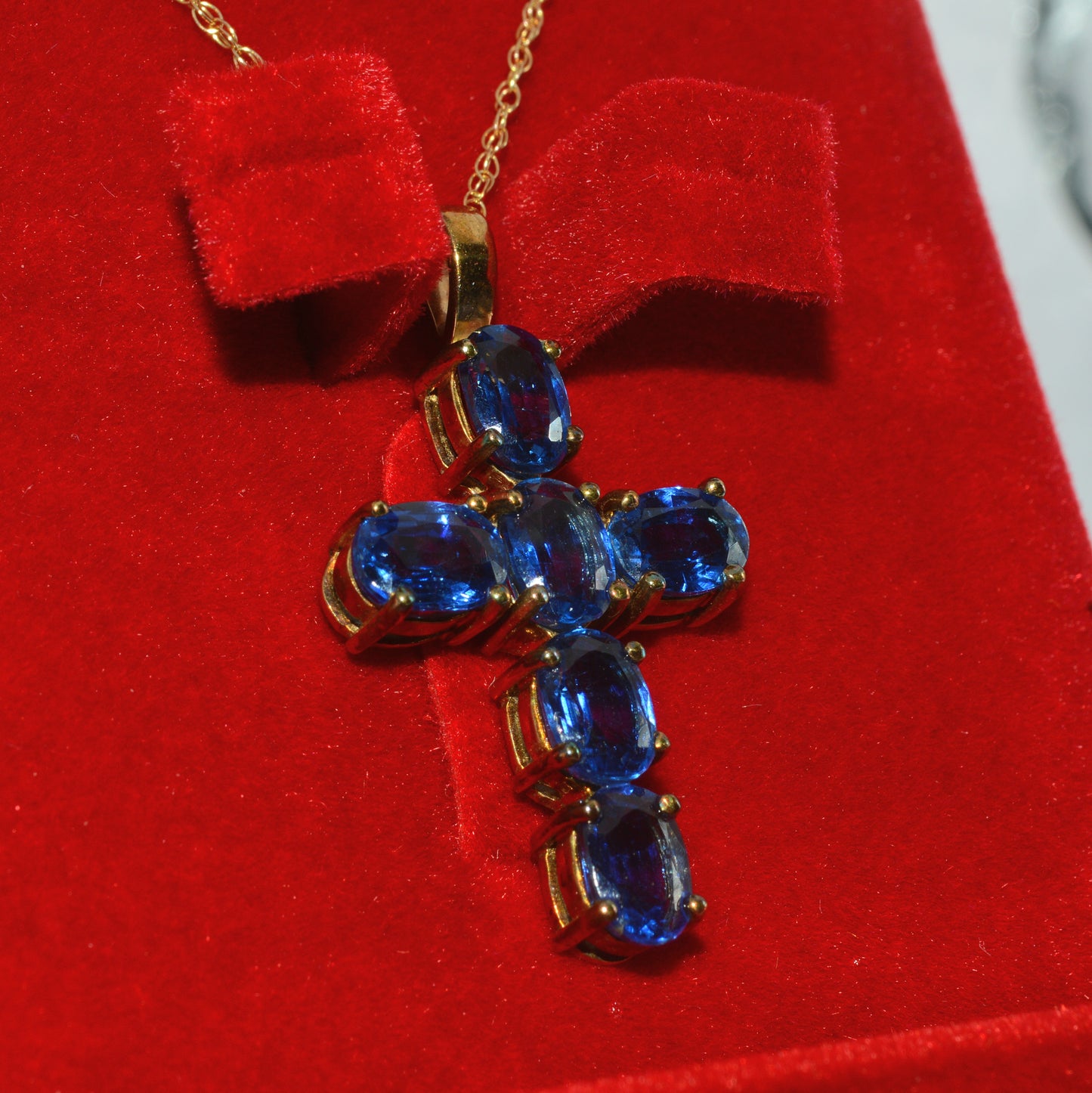 2007 - 9ct Gold - Kyanite Cross Necklace right