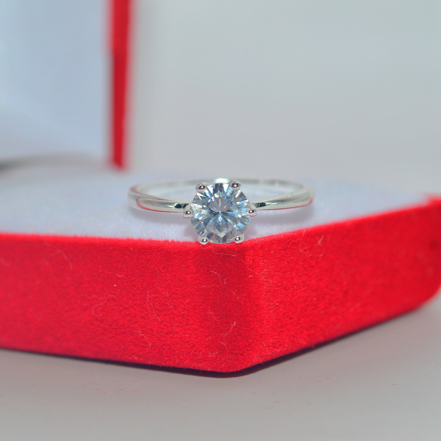 Sterling Silver - Cz Solitaire Ring front on close