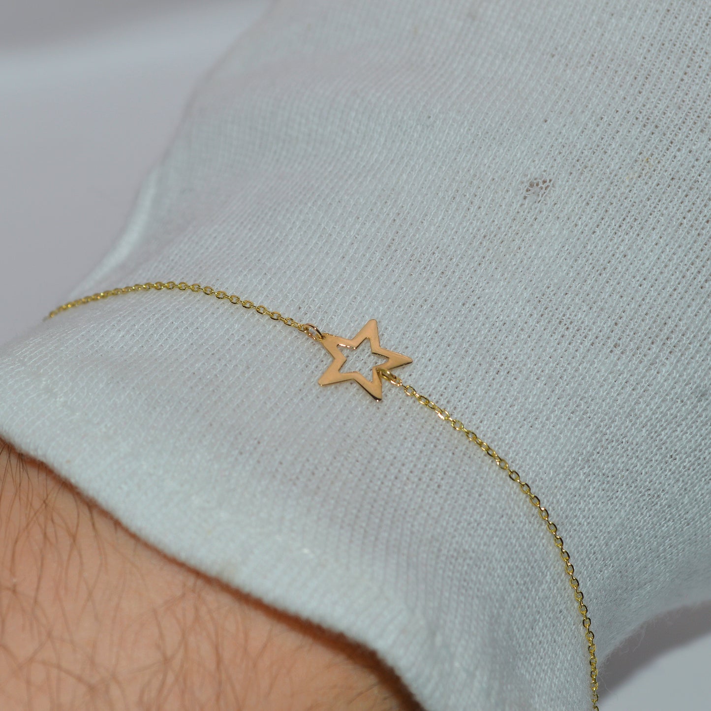 18ct Gold Central Star Bracelet