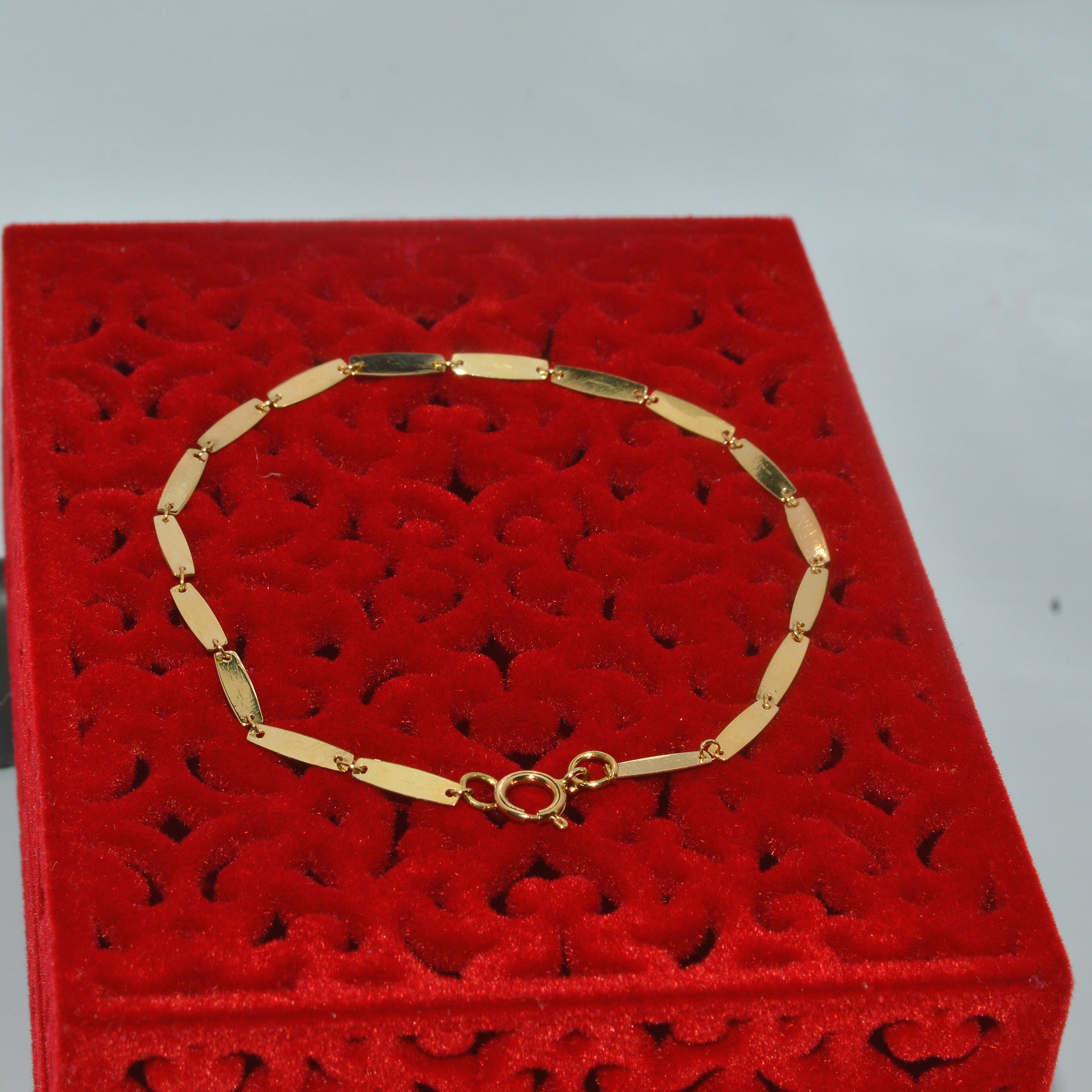 18ct Gold Flat Link Bracelet right tilt