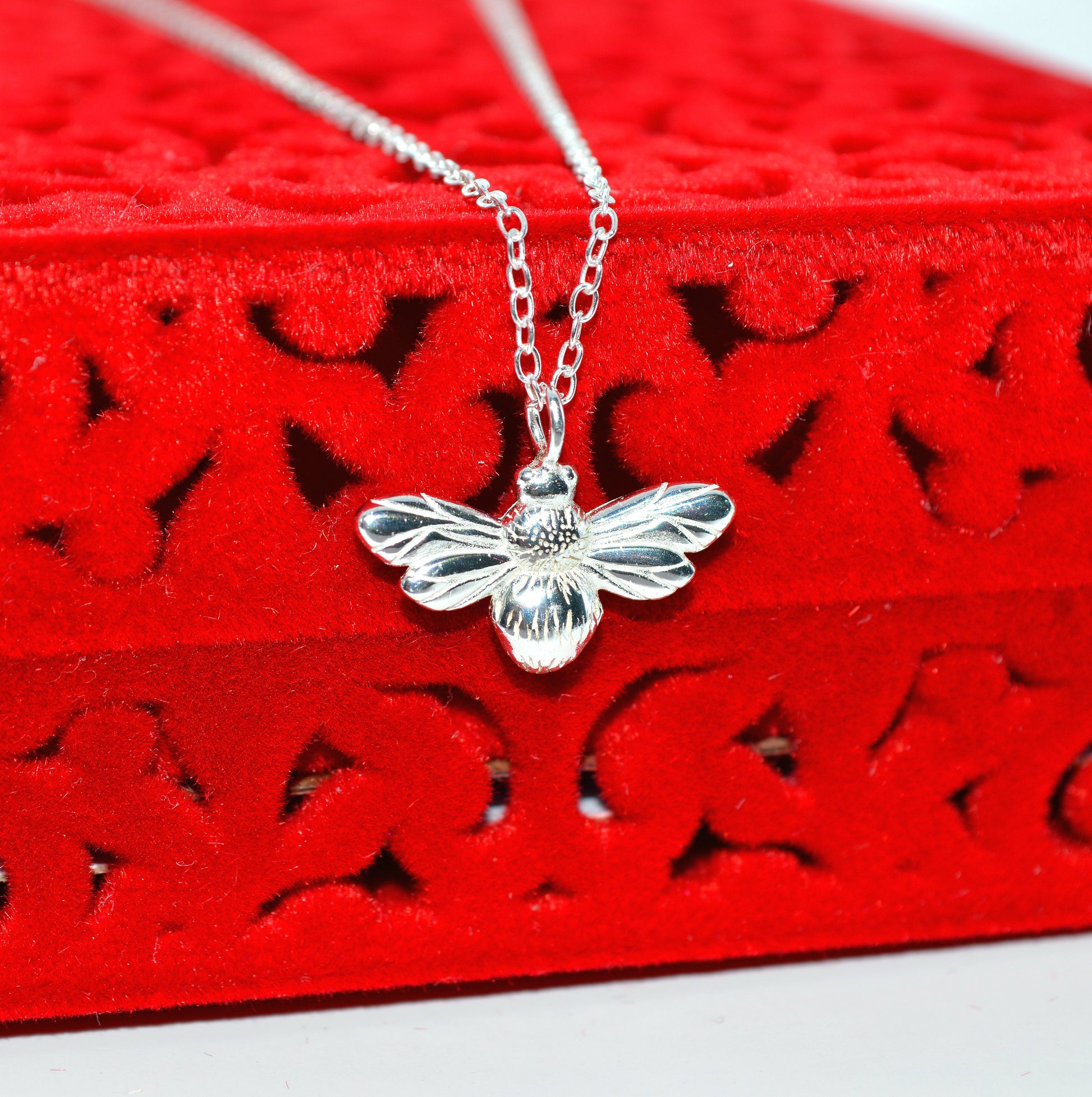 Sterling Silver - BumbleBee Necklace right tilt close