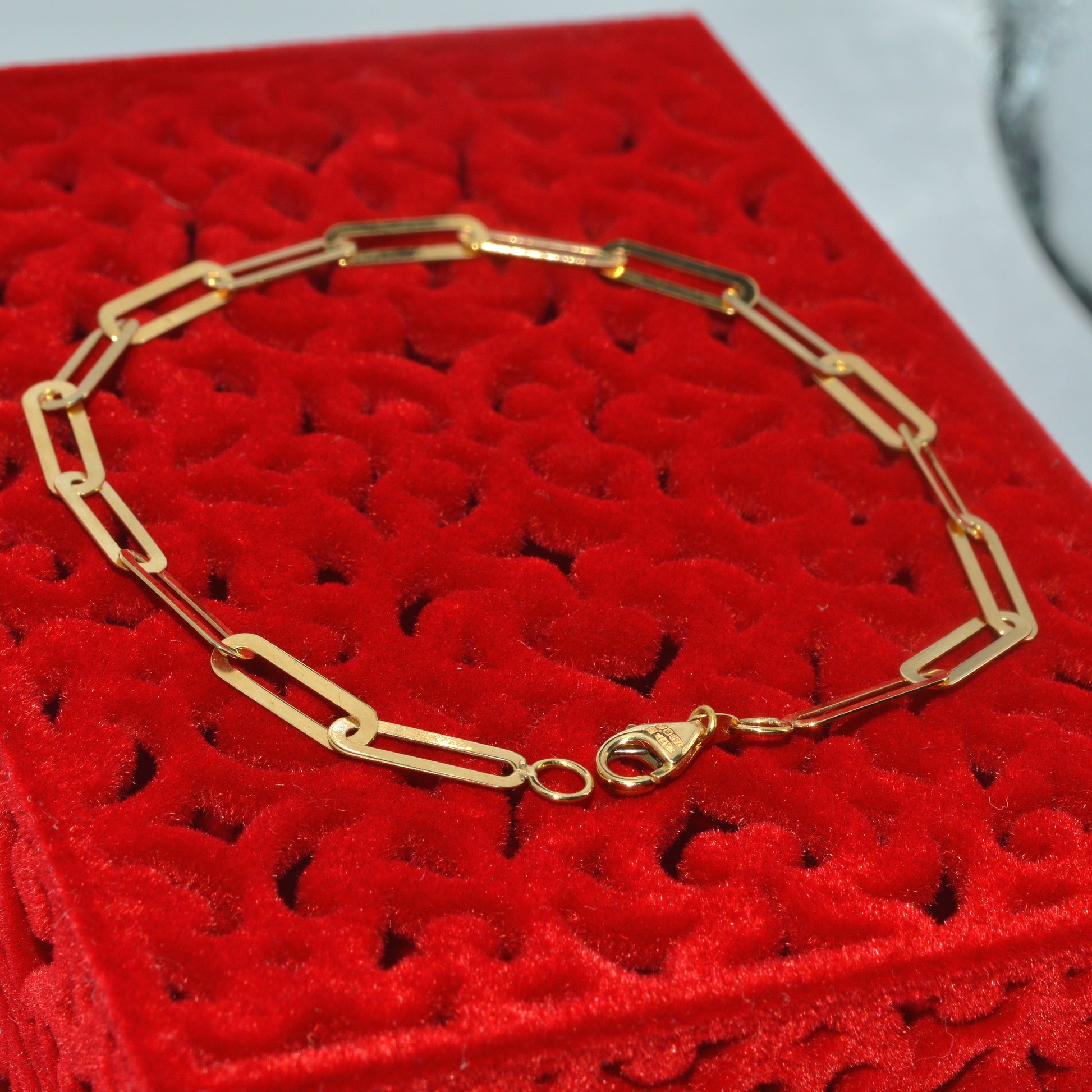 18ct Gold Paperclip Bracelet right tilt