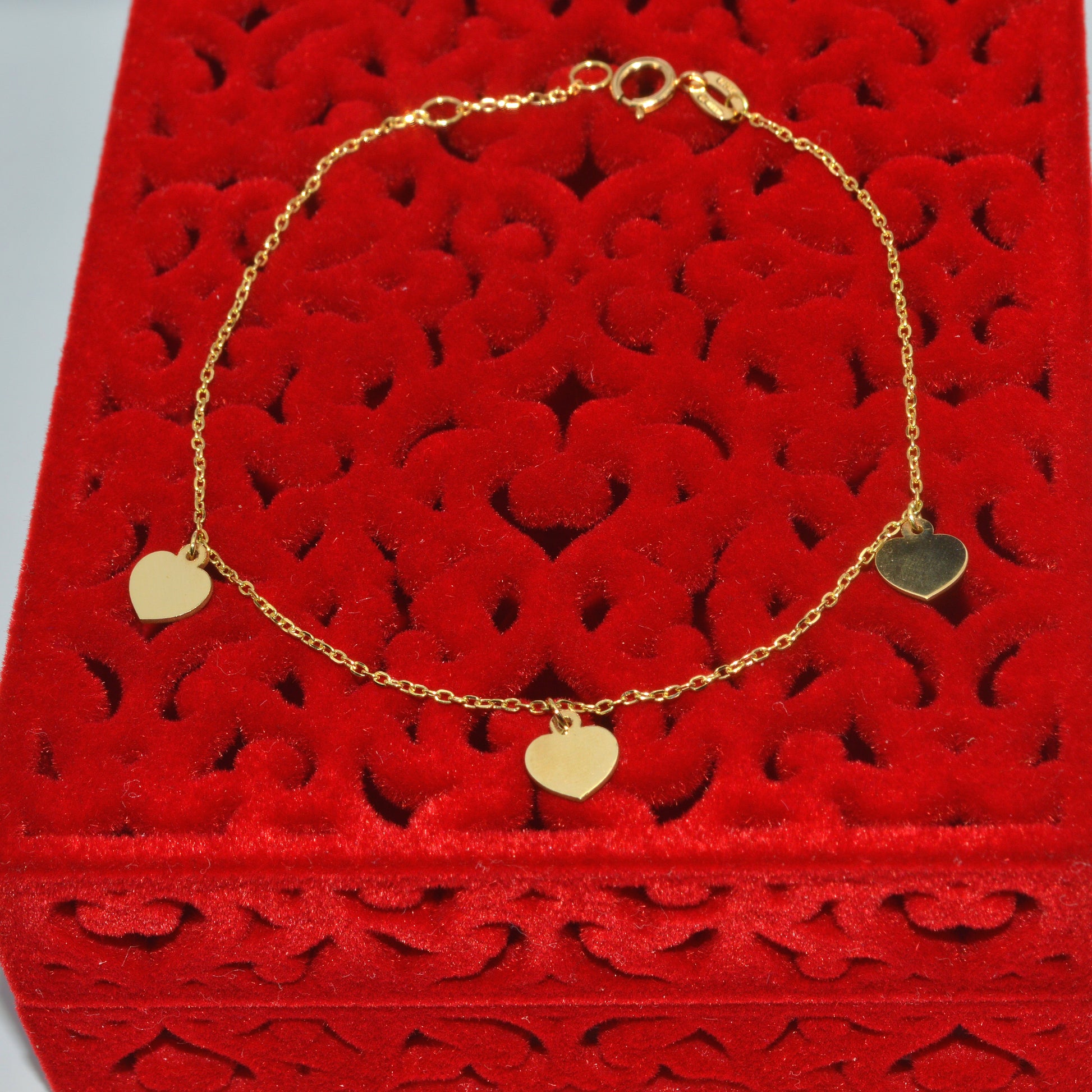 18ct Gold Heart Charms Bracelet top