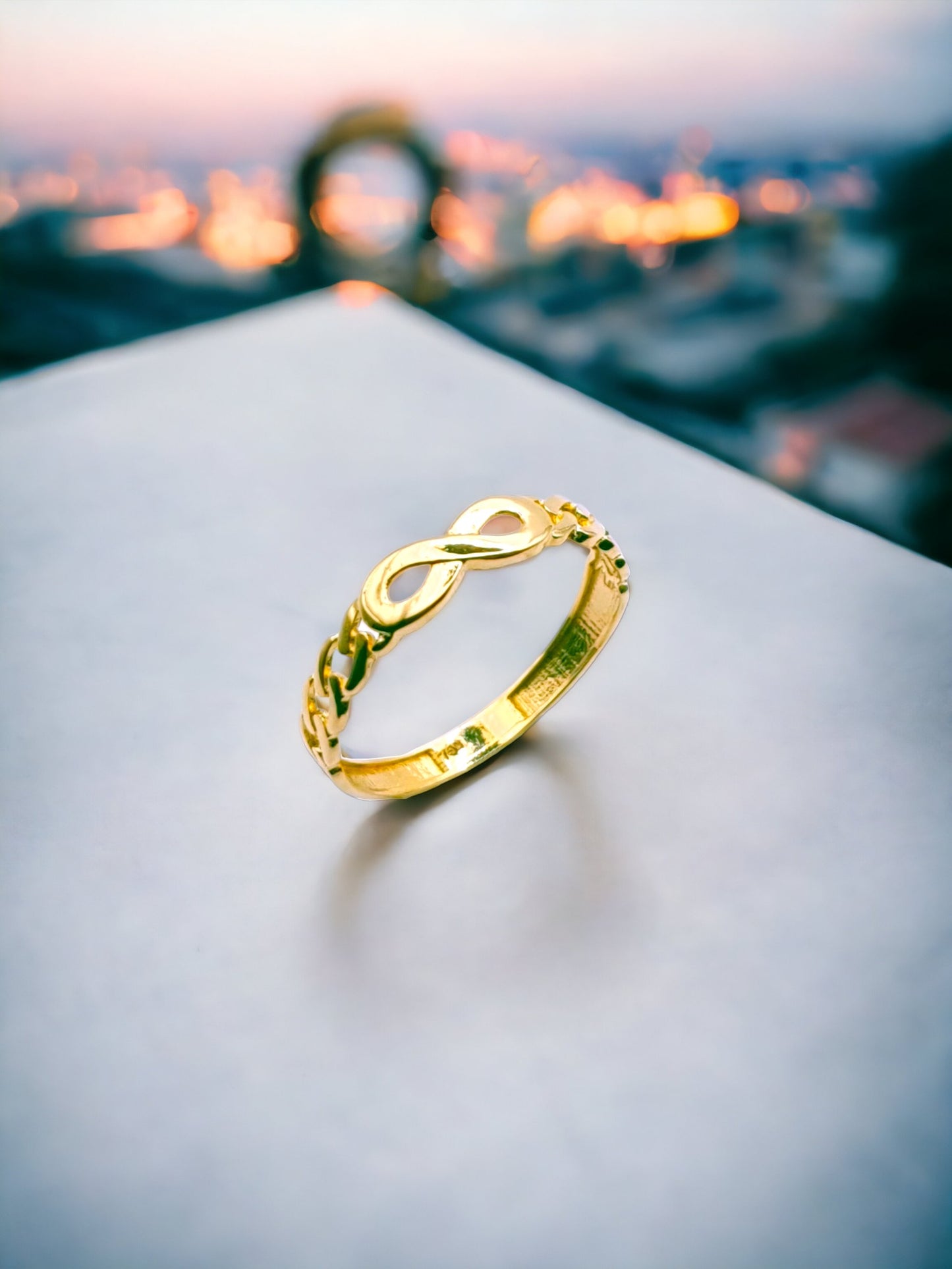 Solid 18ct Gold Women's Infinity Ring, lifestyle photo