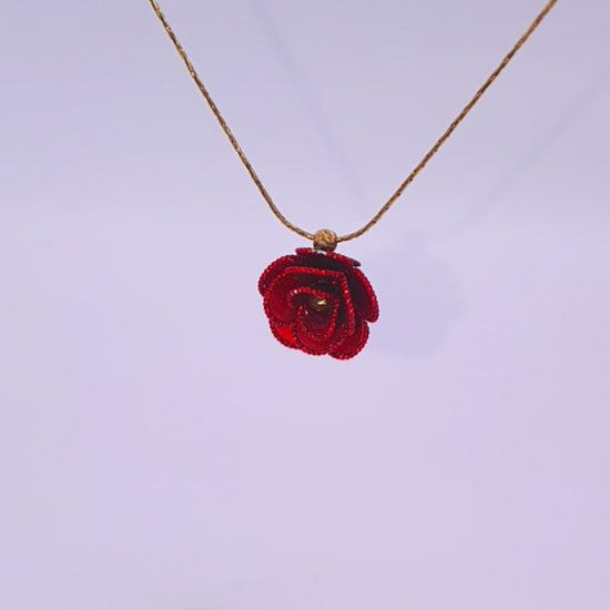 solid 18ct gold women's rose necklace, rotating video