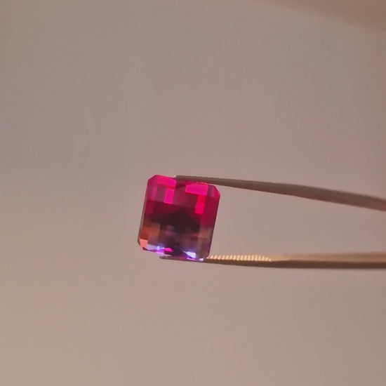 Red/Blue - Bi Colour Sapphire - Pixel Cut - 12.5ct - Loose Gemstone video