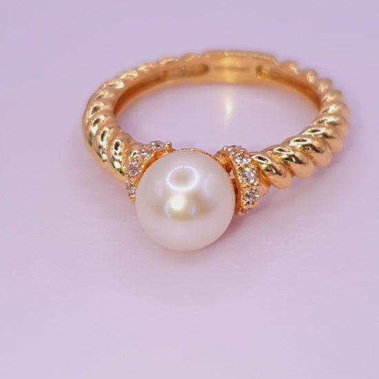 Solid 18ct Gold Women's Twist & Pearl Ring, product video