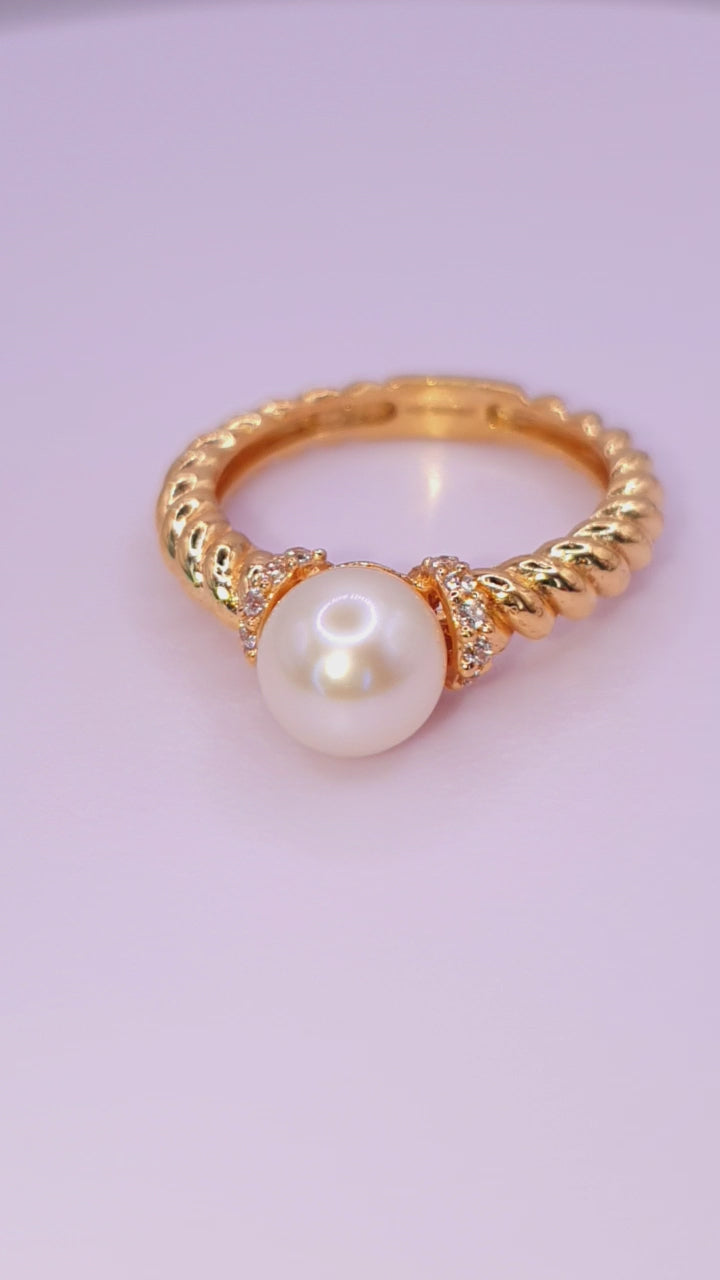 Solid 18ct Gold Women's Twist & Pearl Ring, product video