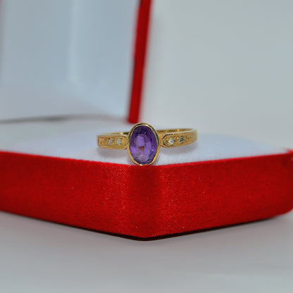 Vintage 1981 - 9ct Gold - Amethyst & Diamond Ring front close