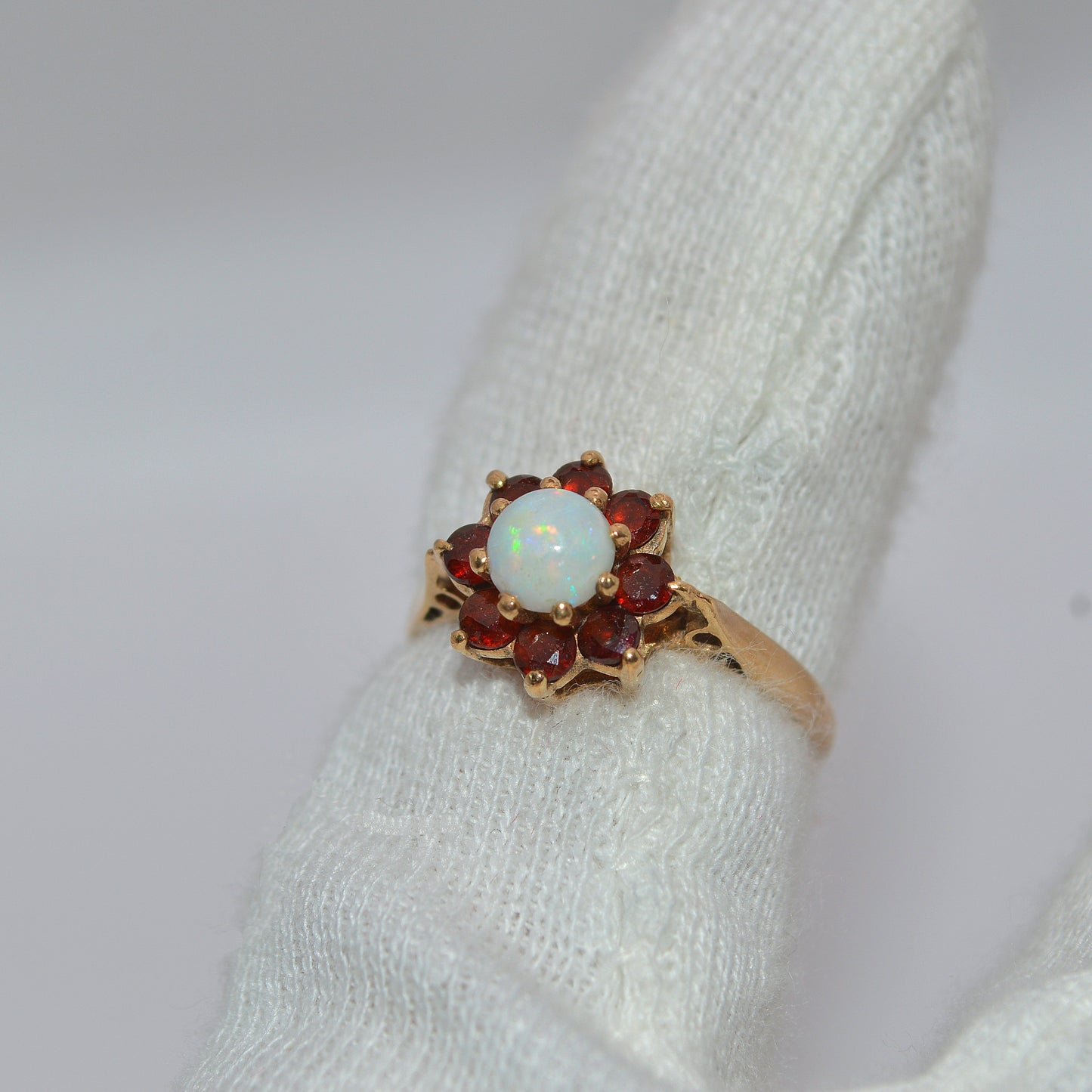 Vintage 1970 - 9ct Gold - Opal & Garnet Ring finger left tilt