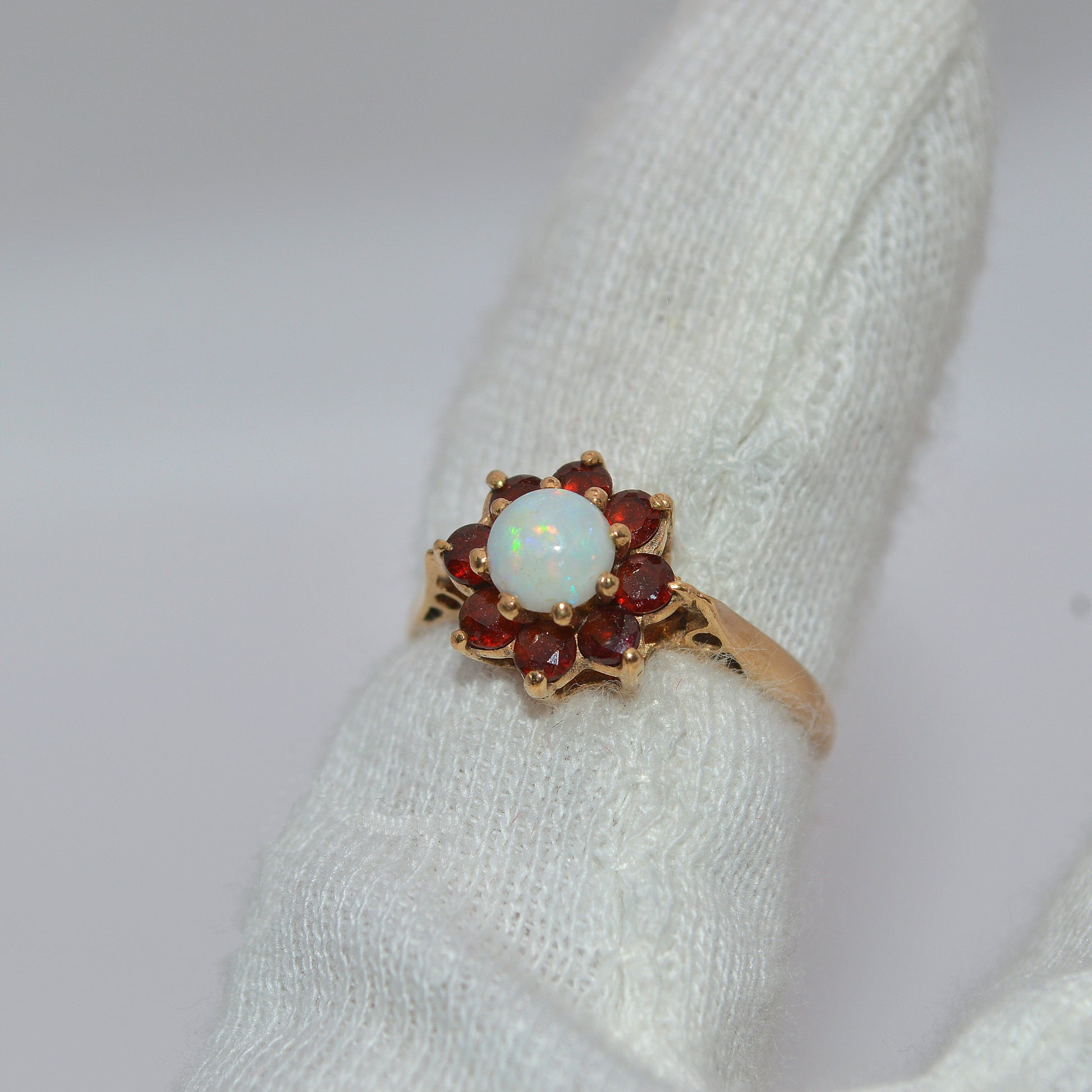 Vintage 1970 - 9ct Gold - Opal & Garnet Ring finger left tilt