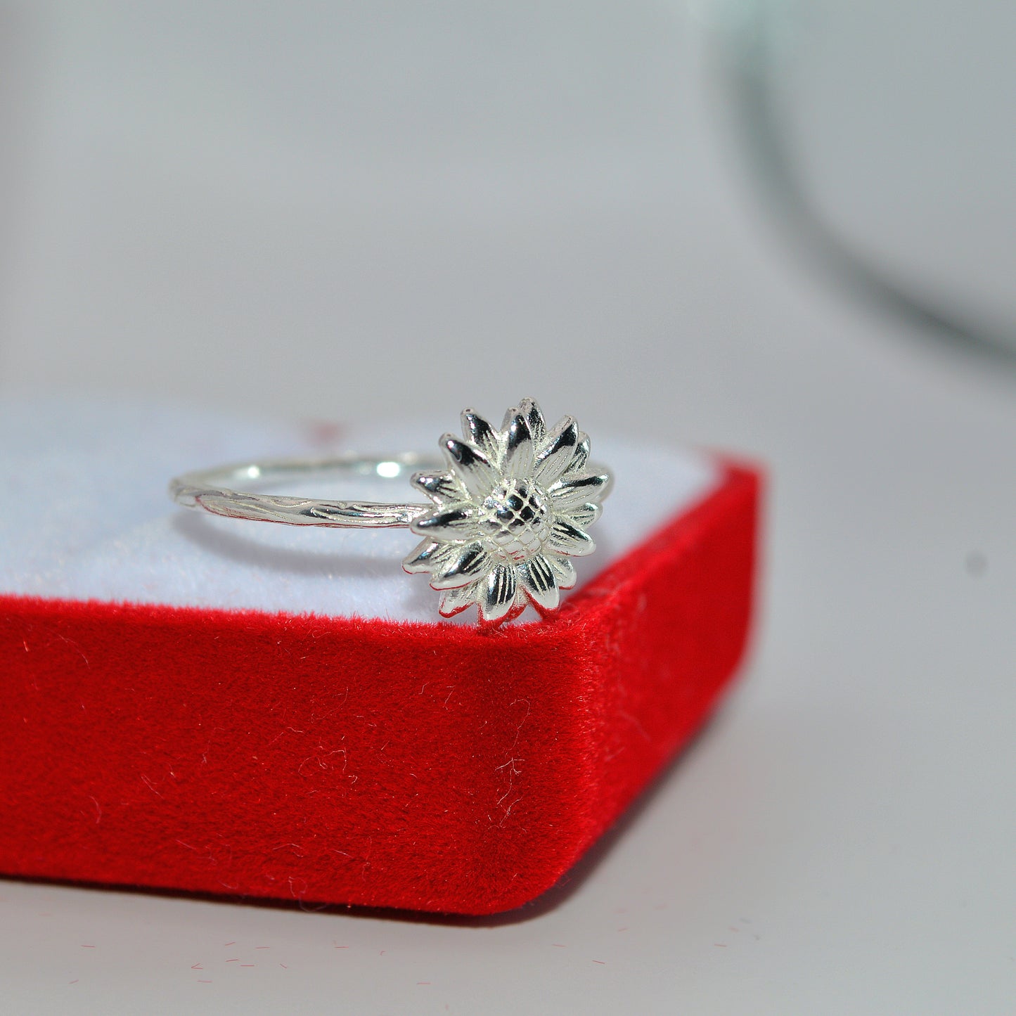 Sterling Silver - Flower Ring further right tilt box