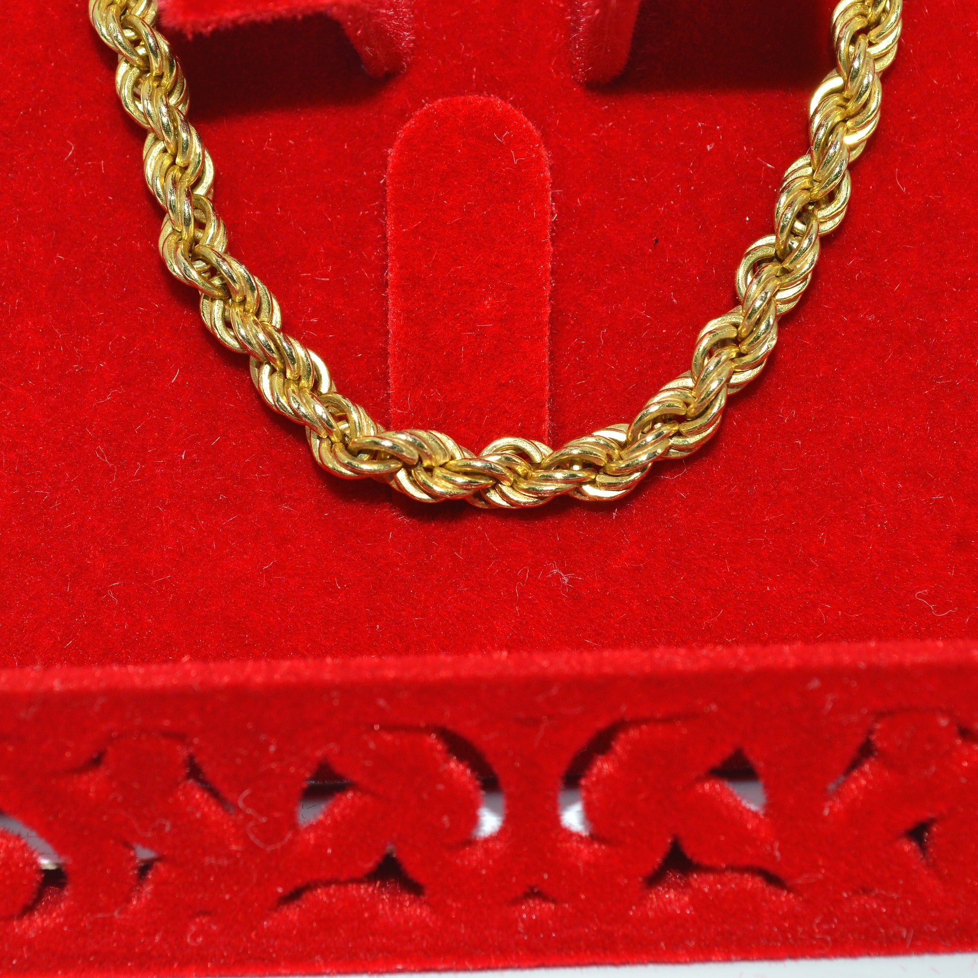 9ct Gold - Rope Chain bottom