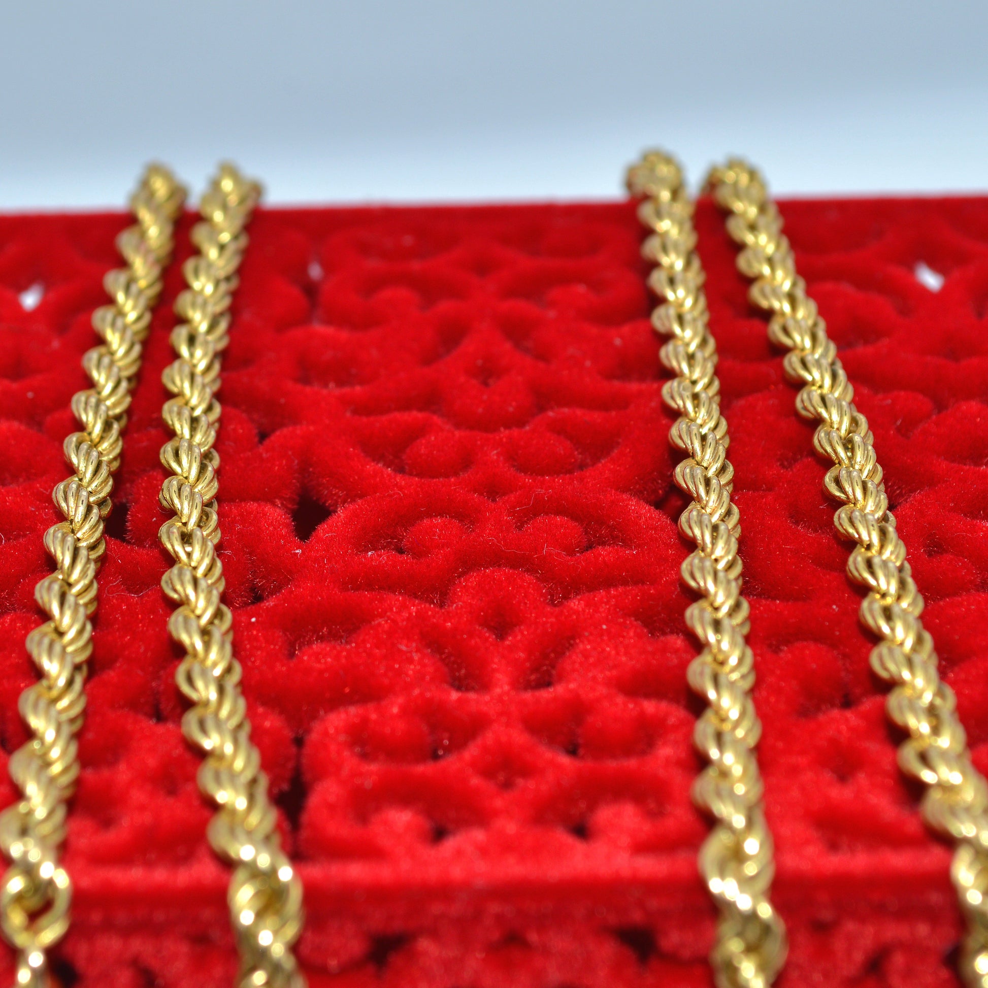 9ct Gold - Rope Chain close