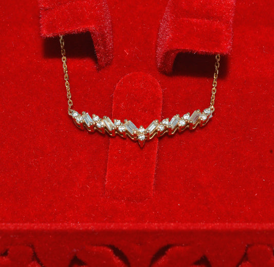 14ct Gold - Diamond Necklace box close